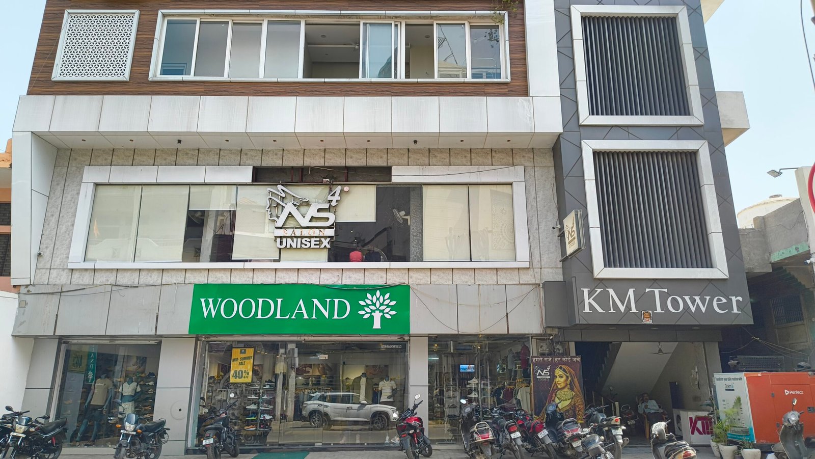 NS4 Salon Centre Point Aligarh exterior – premium beauty destination.